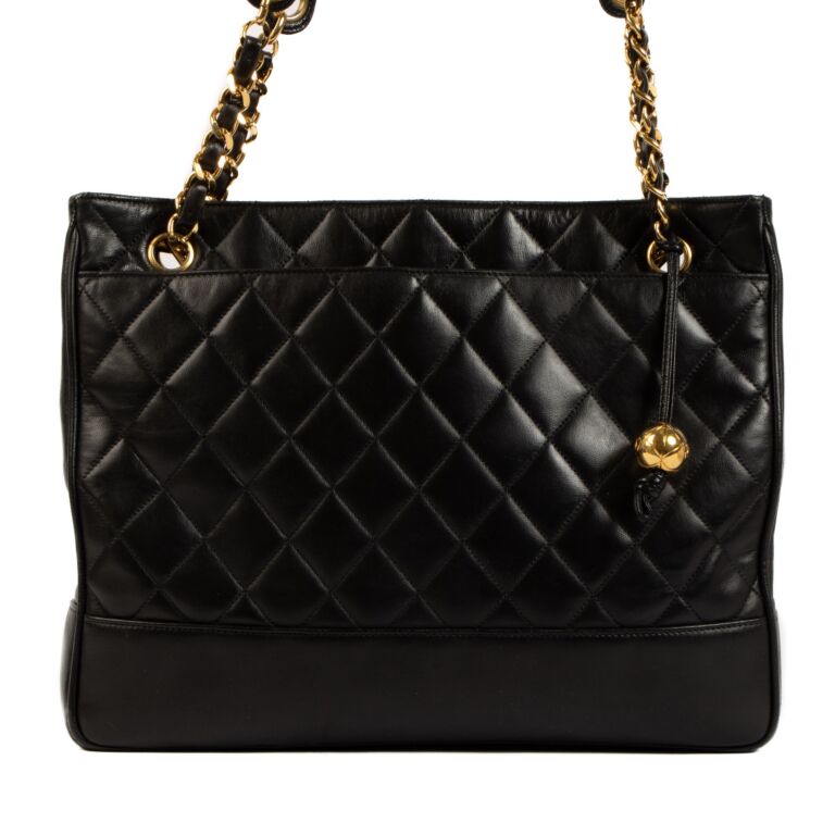 Chanel quilted store shoulder bag