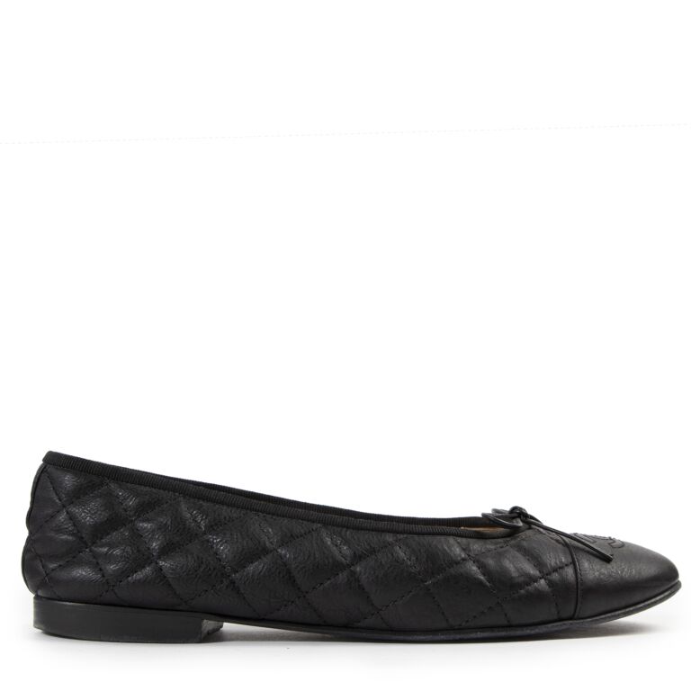 Chanel Black Quilted Ballerina Flats - size 38.5 ○ Labellov