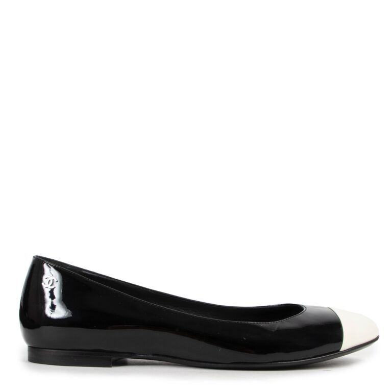 chanel black and white flats