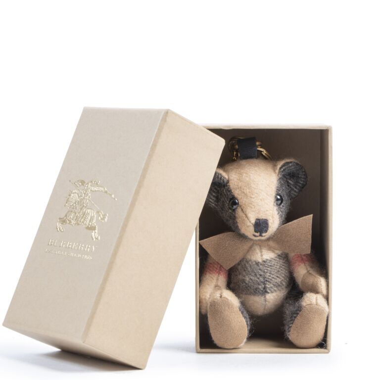 Burberry thomas hot sale bear keychain sale