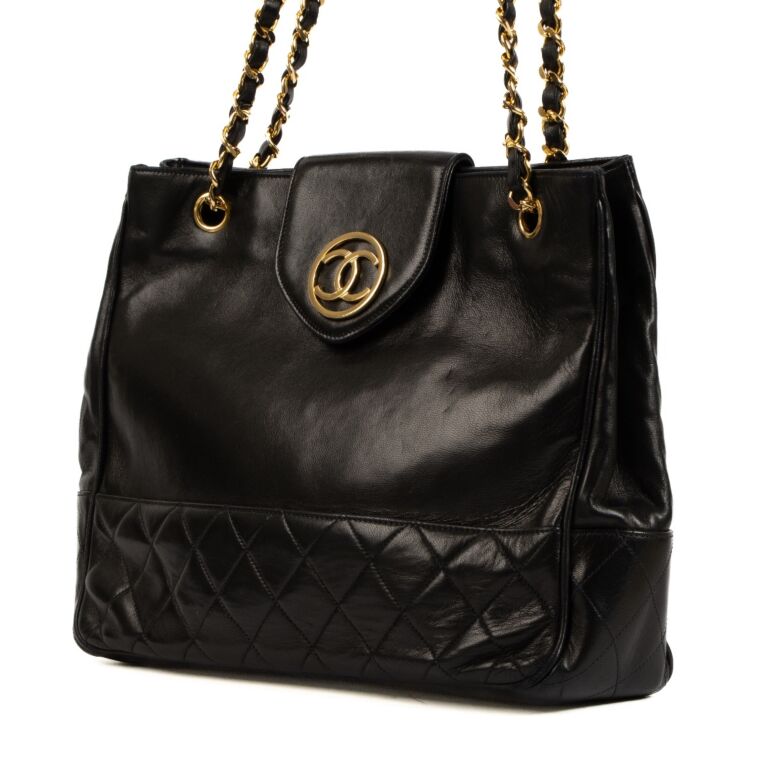 Chanel quilted clearance chain shoulder bag