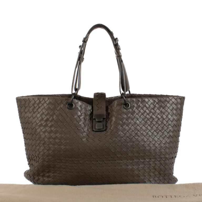 トートバッグ Bottega Veneta Army Green Suede Corriere Shopping Bag Bottega Veneta Army Green Suede Corriere Shopping Bag | Grailed