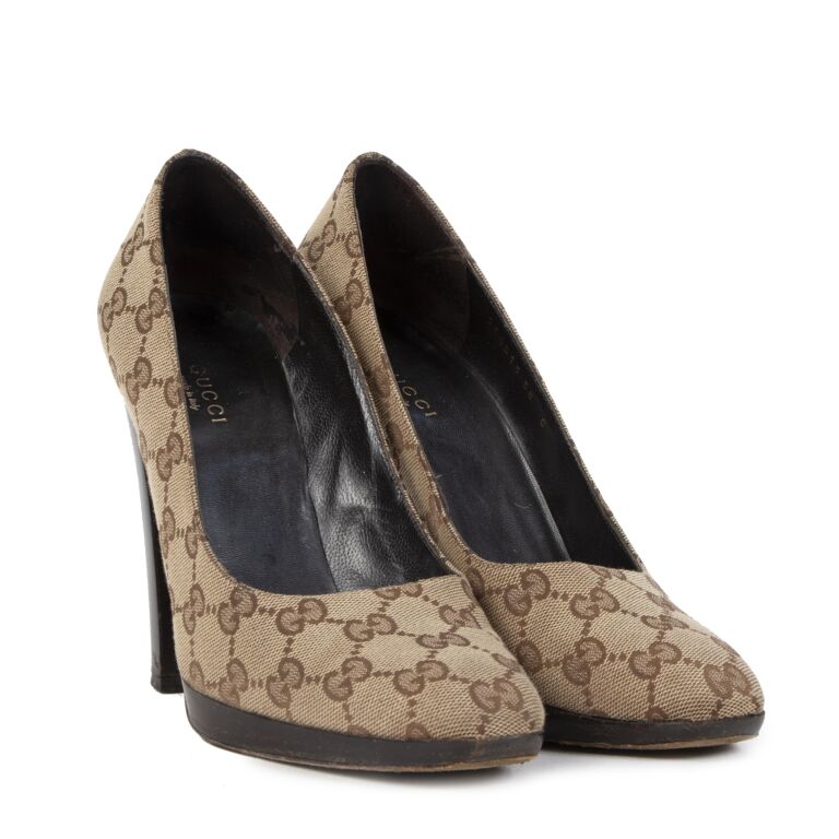 Gucci monogram 2025 pumps