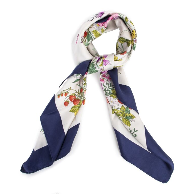 Gucci Floral Print Silk Scarf ○ Labellov ○ Buy and Sell Authentic Luxury
