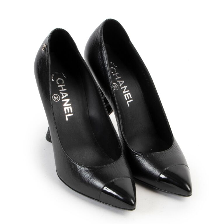 Patent leather heels Chanel Black size 38 EU in Patent leather - 27150342