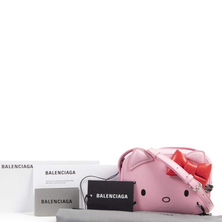 tas sling-bag Balenciaga Hello Kitty Camera Bag XS Pink Sling Bag