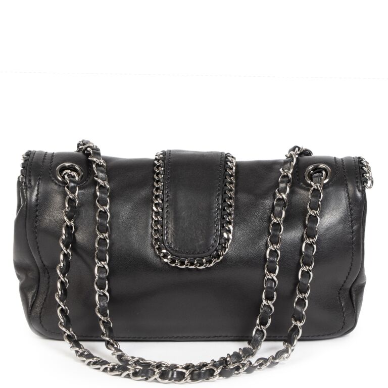 Chanel black medium flap bag shop