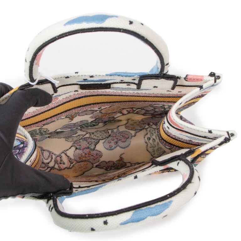 Christian dior book outlet tote second hand