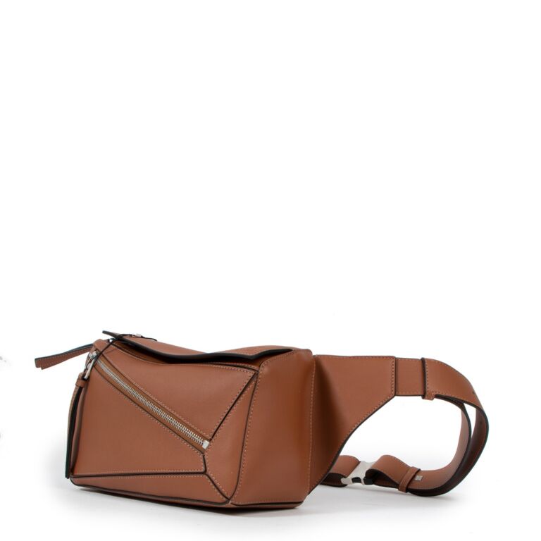 Shop LOEWE PUZZLE Mini Puzzle Bag In Classic Calfskin by L_ink.