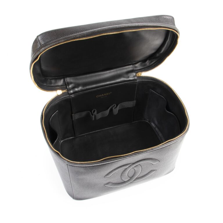 Chanel Vintage Black Leather Beauty Case ○ Labellov ○ Buy and