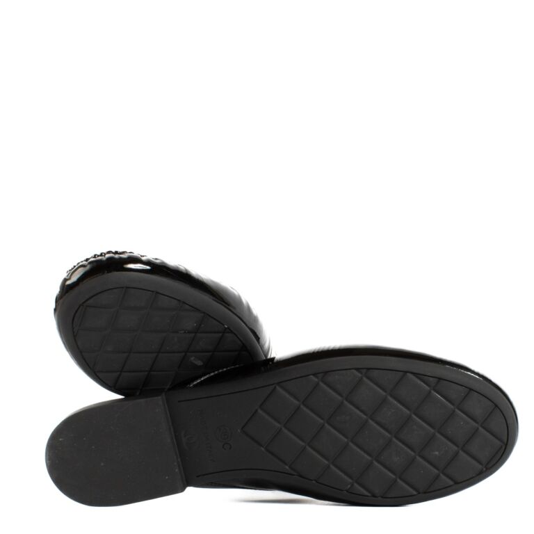 Chanel 18C Black Patent Leather Interlocking CC Logo Mules