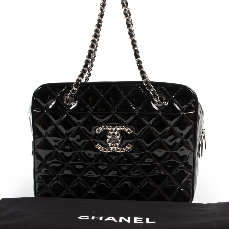 Chanel black patent discount leather tote bag