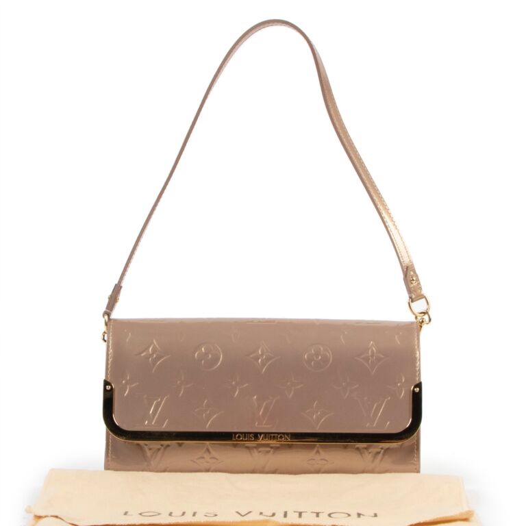 Louis Vuitton Vernis Ana Clutch Patent Leather Beige GHW