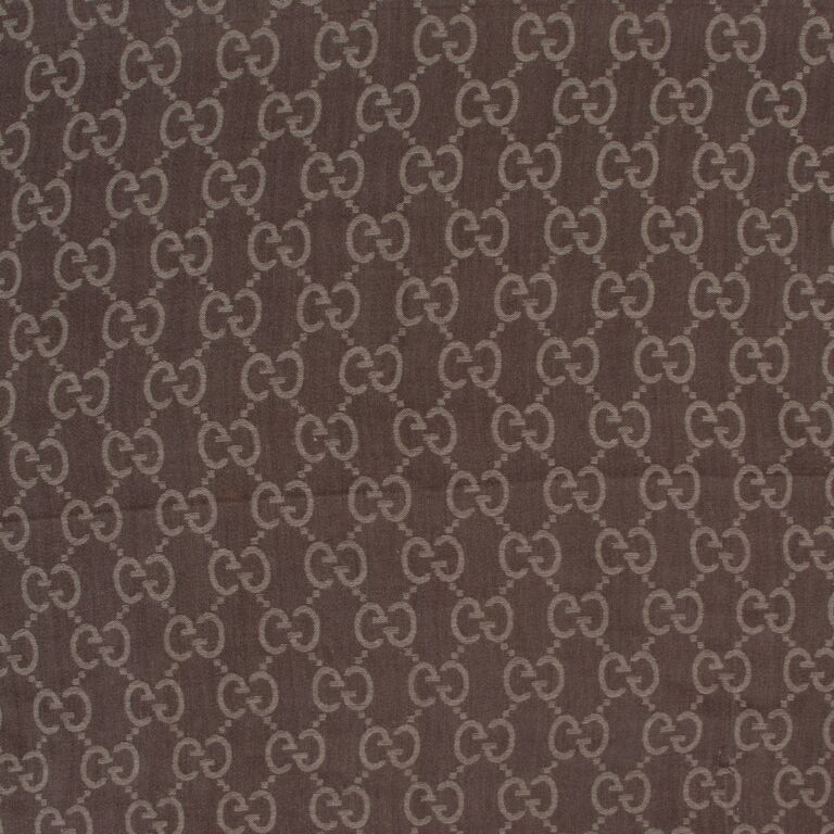 Gucci★素敵！Brown Beige Monogram GG Logo Long Scarf GUCCI Wool Silk Monogram Jumbo GG Freedom Scarf Dark Brown