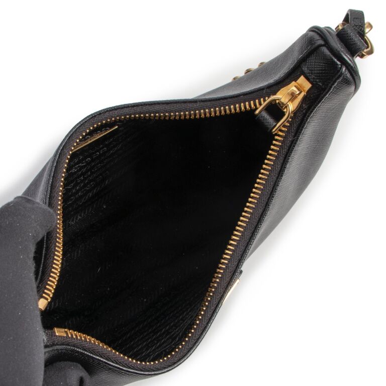 【無料郵送/関税込/正規品】 Prada Re-Edition 2005 Saffiano Tr 関税負担なし☆PRADA Re-Edition 2005 サフィアーノレザーバッグ