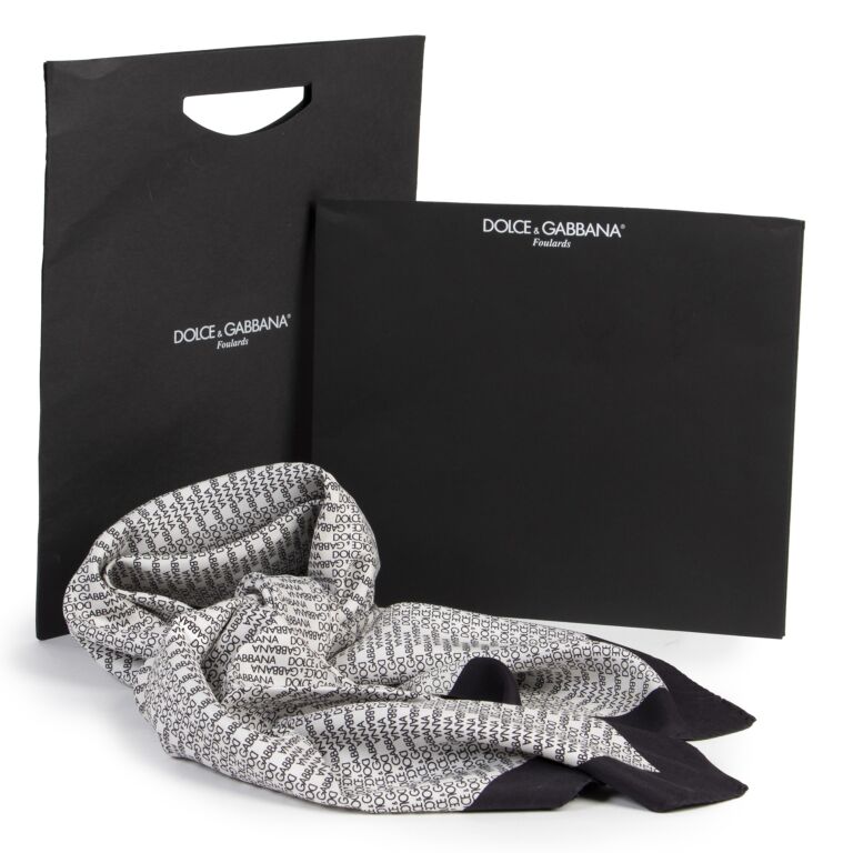 【送料&関税込】Dolce & Gabbana Logo Scarf Dolce & Gabbana Logo Silk Twill Scarf ○ Labellov ○ Buy and