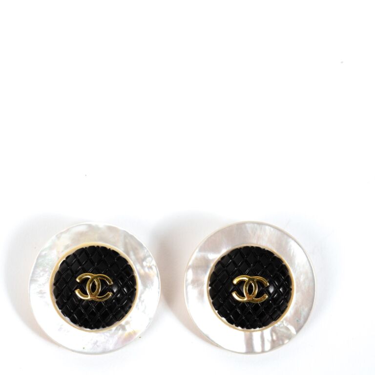 Chanel Vintage CC Mother of Pearl Black Quilted Clip Earrings ○ Labellov ○  Buy and Sell Authentic Luxury