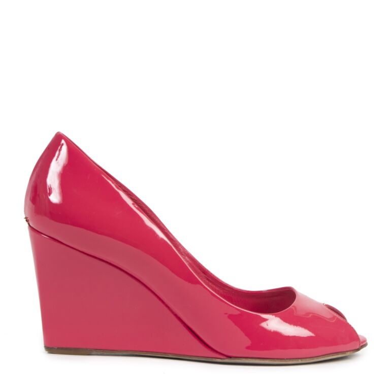 Pink closed toe wedges top