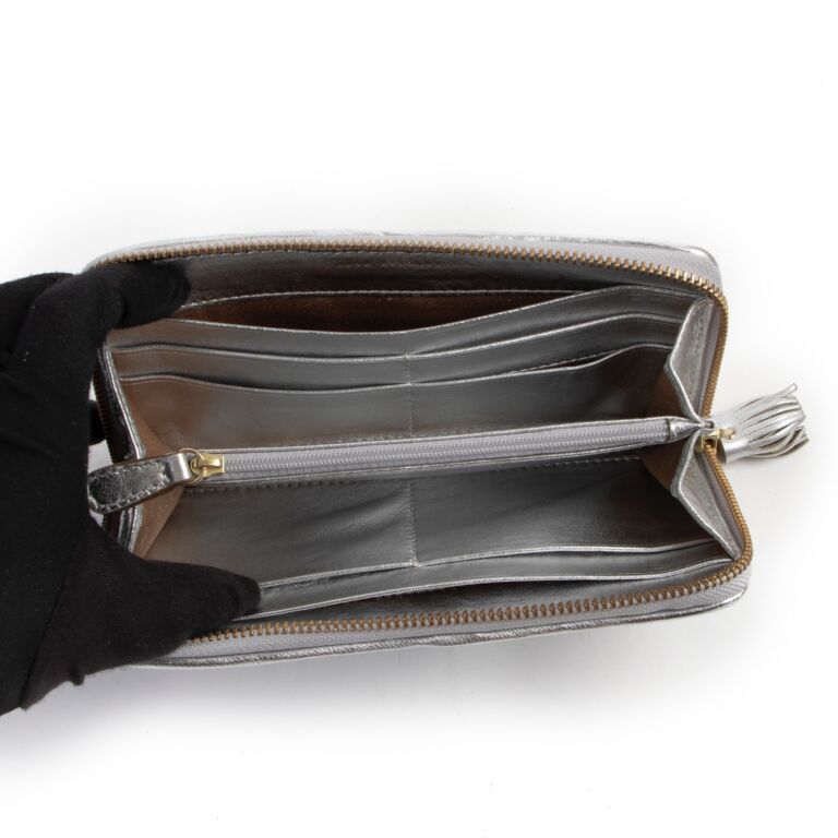 Anya hindmarch second sale hand