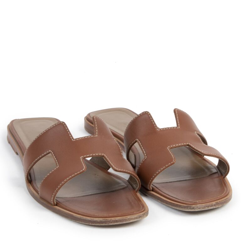 Oran sandal 2025 gold piqûres écrues