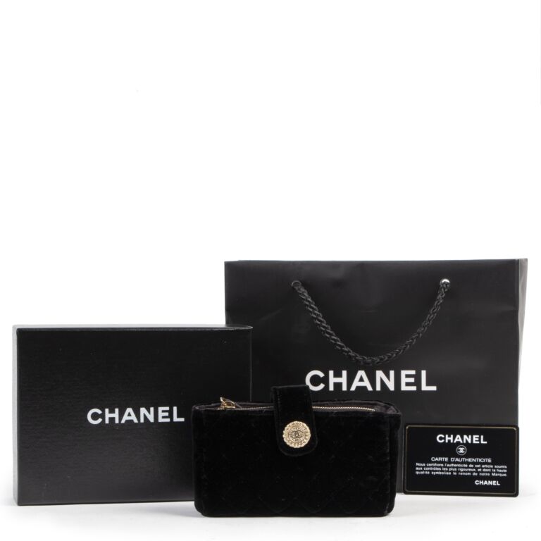 Chanel Black Velvet Wallet ○ Labellov ○ Buy and Sell Authentic Luxury