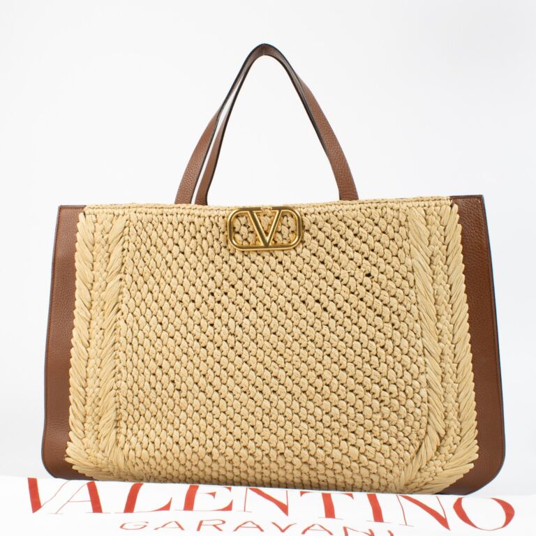 ハンドバッグ VALENTINO EMBELLISHED RAFFIA VLOGO SIGNATURE HANDBAG Valentino VLOGO Signature mini embellished raffia and