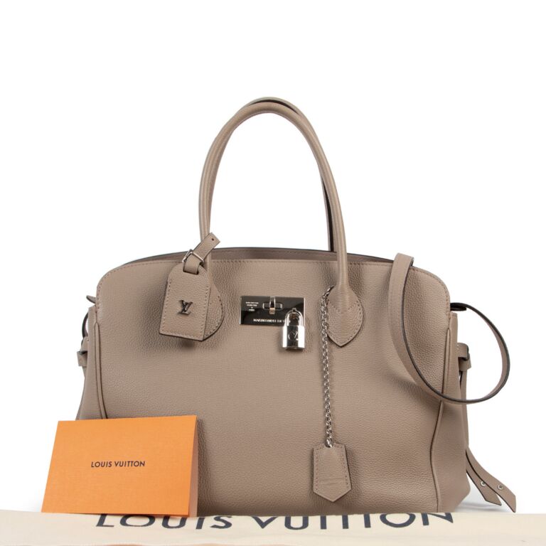 Shoulder bag Labellov Buy and Sell Authentic Luxury