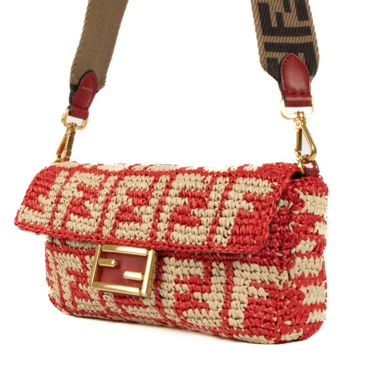 Fendi raffia baguette bag 2025