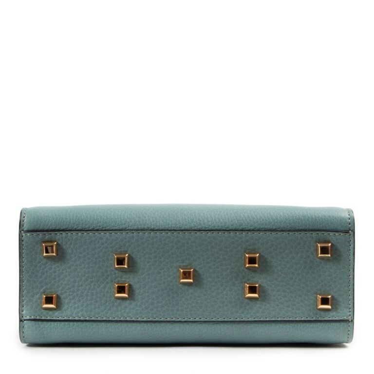 Valentino Garavaniグリーン サテン ボmバッグ VALENTINO Garavani V-Logo Signature Mini Bag in Green | COCOON