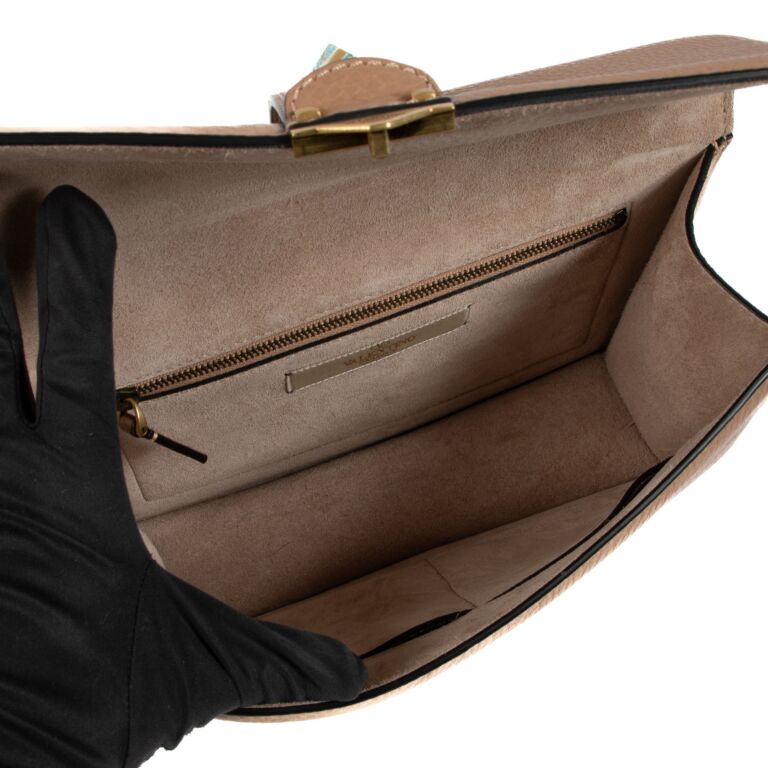 Valentino Garavani Nude Rockstud Shoulder Bag ○ Labellov