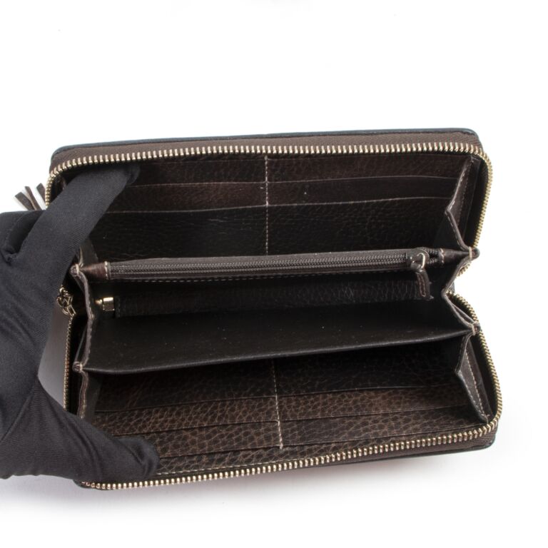 Zip around wallet with bamboo in black leather