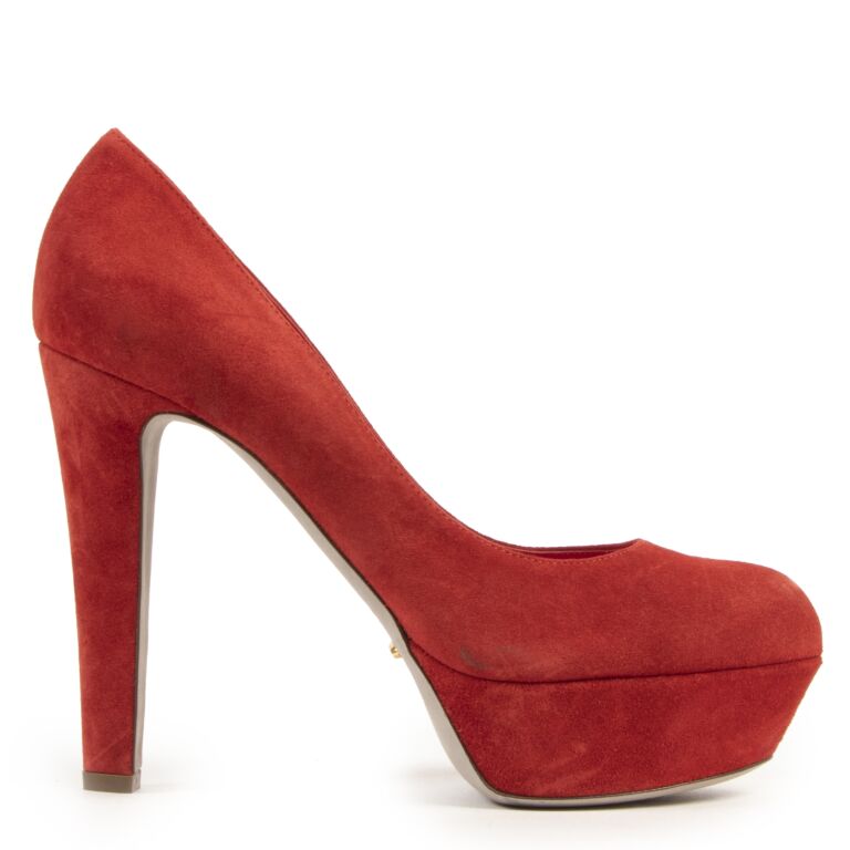 red suede platform pumps