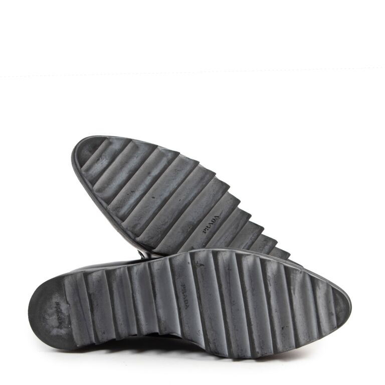 Prada Black & White Derby Shoes - size 36,5 ○ Labellov