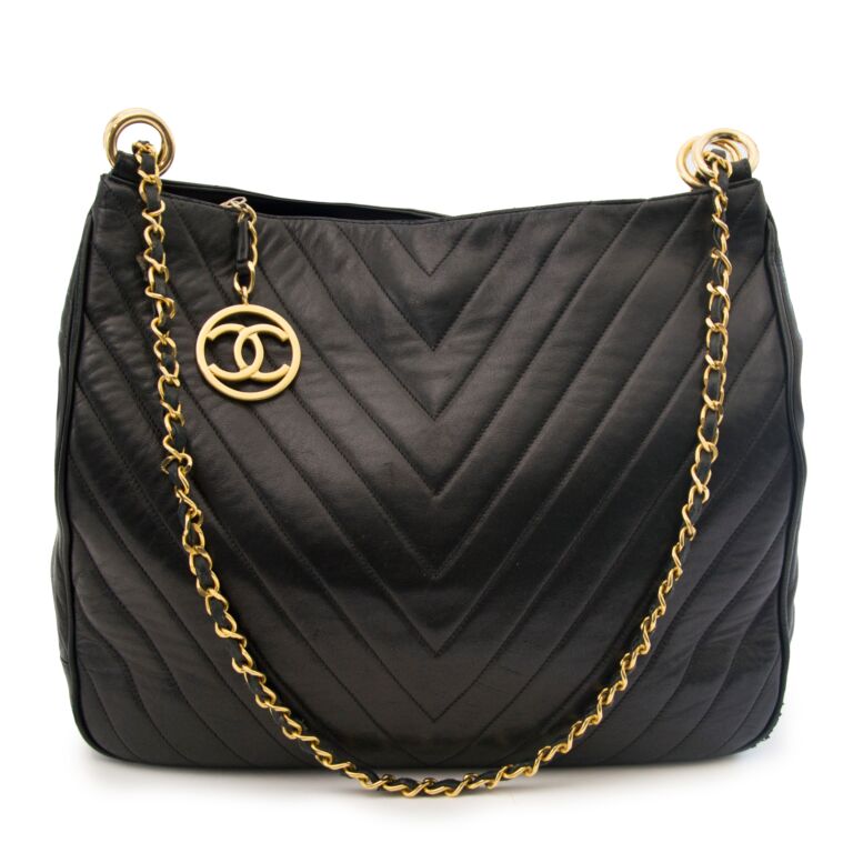 Chanel Vintage Black Chevron Shoulderbag Labellov Buy and Sell Authentic Luxury