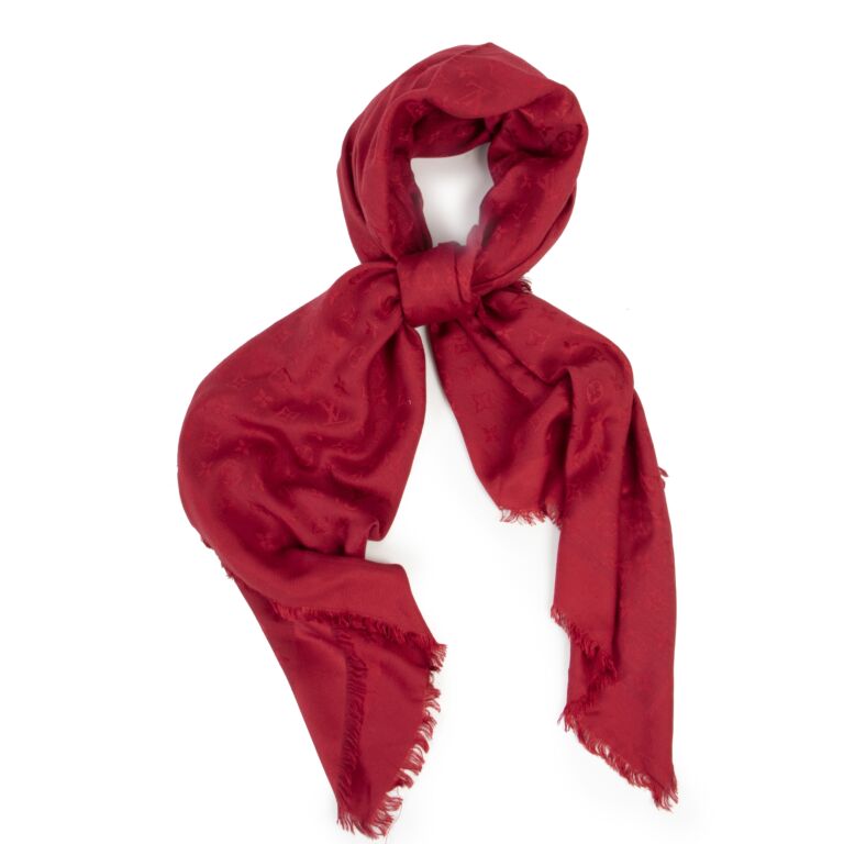 LOUIS VUITTON RED MONOGRAM WOOL SCARF. - Bukowskis