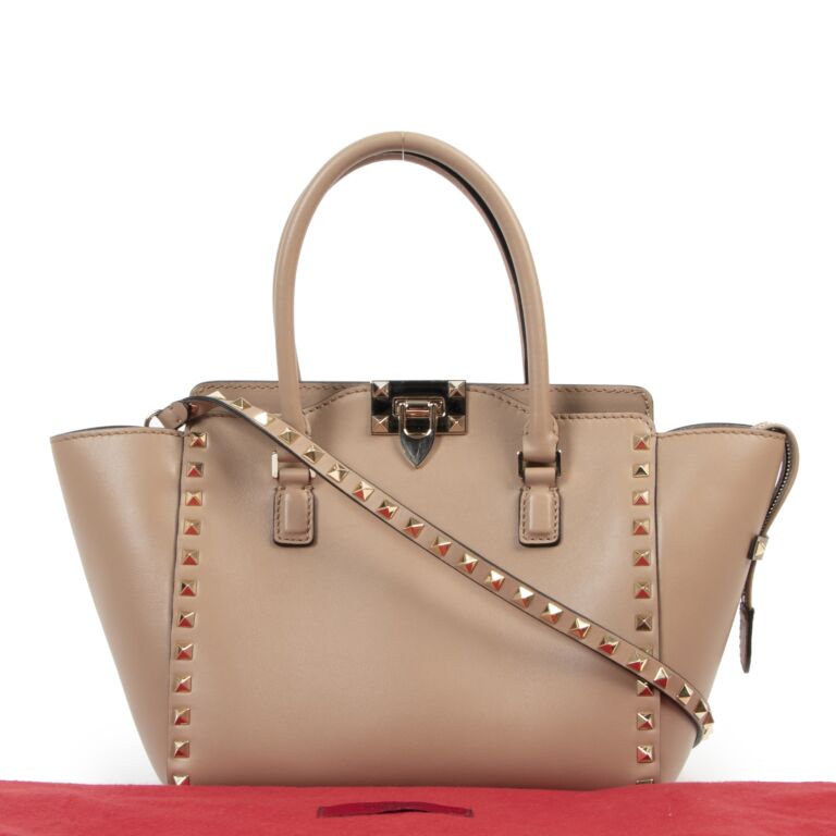 Valentino Garavani Nude Rockstud Small Leather Trapeze Bag