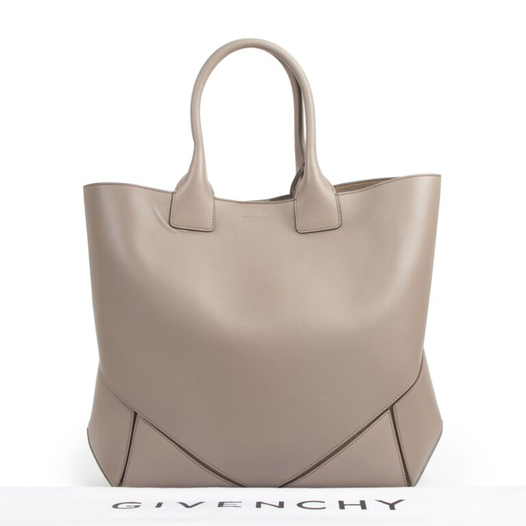 Givenchy Bags for Women | NET-A-PORTER