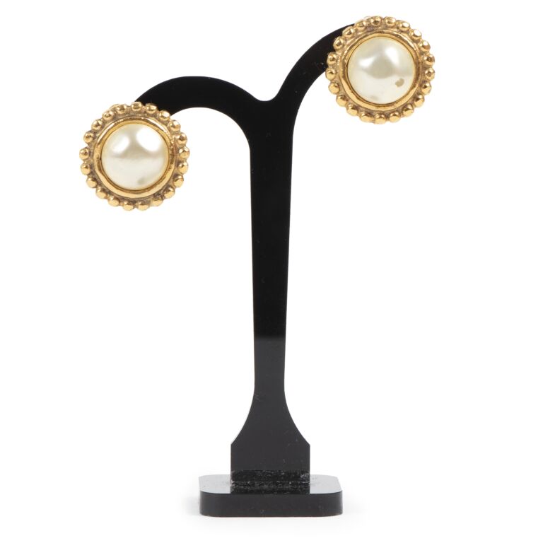Chanel Gold Pearl Clip On Earrings ○ Labellov ○ Buy and Sell Authentic  Luxury