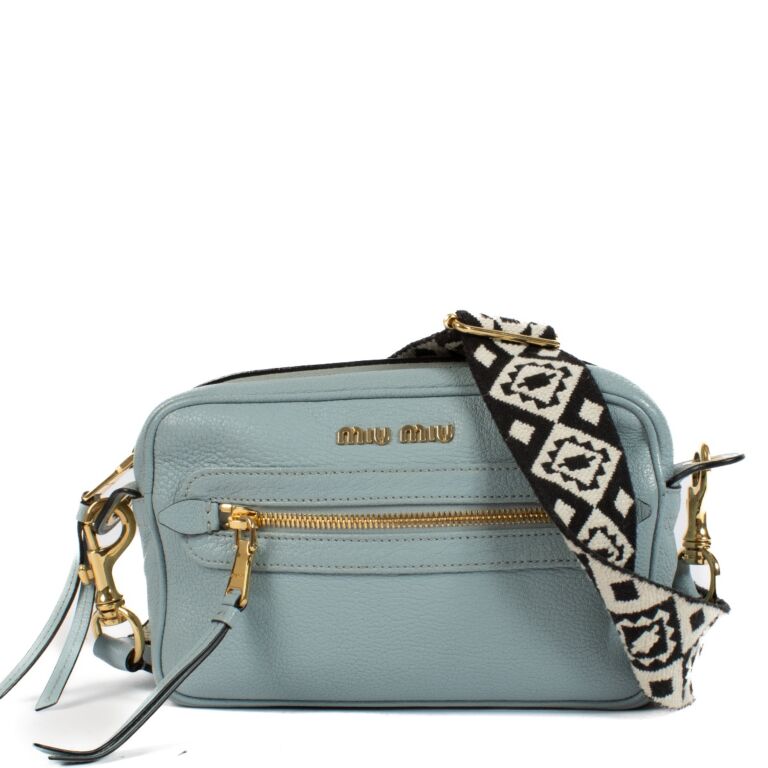 女の子向けプレゼント集結 Miu Miu Blue Camera Bag ○ Labellov ○ Buy and Sell ブレスレット/バングル