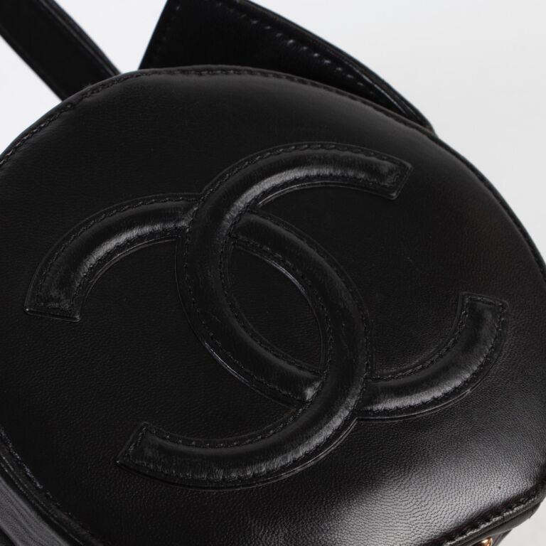 Chanel Black 'Luxe Ligne' Bag ○ Labellov ○ Buy and Sell Authentic Luxury