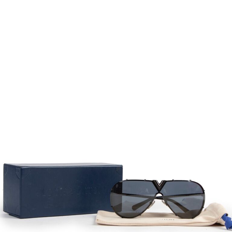 Drive aviator sunglasses Louis Vuitton Black in Metal - 23532254