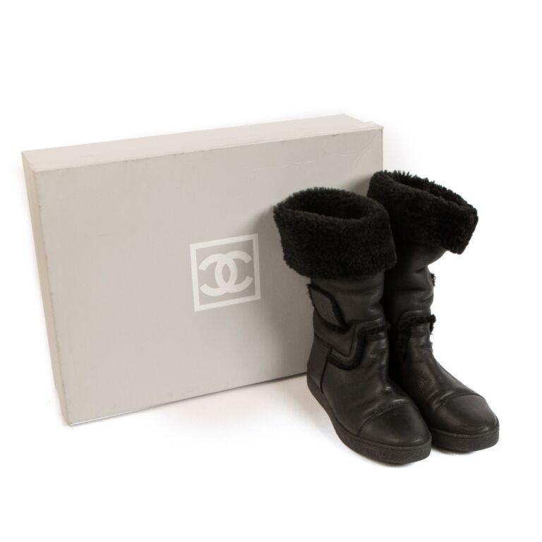 CHANEL Shearling Sheepskin High Boots 35.5 Ivory Black 1297651