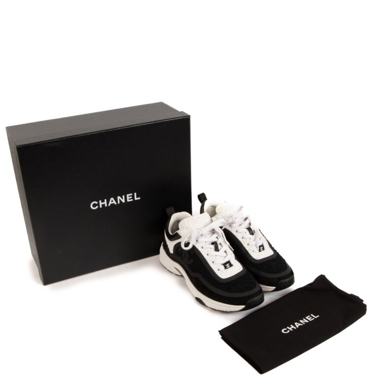 Chanel Black and White Tweed CC Sneakers - size 38,5 ○ Labellov