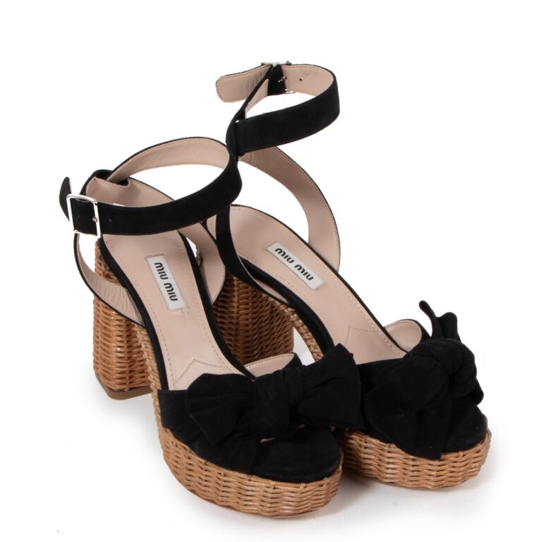 【MIU MIU】FLATFORM SANDALS Pre-loved] Miu Miu Logo Strap Platform Sandals - Black/White