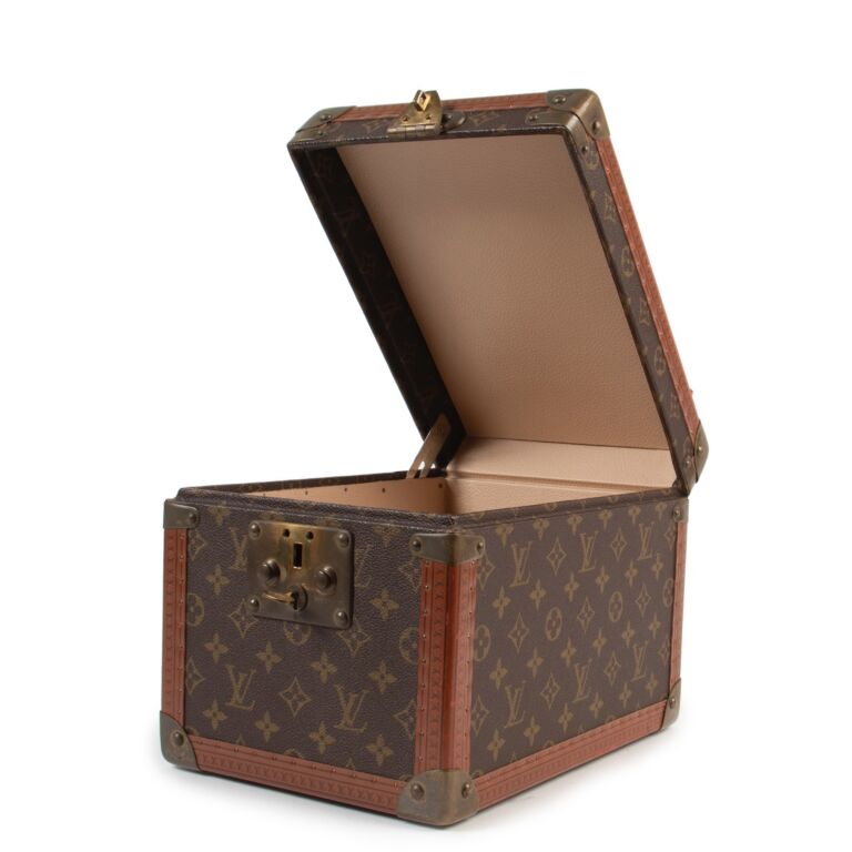 Louis Vuitton Boite Flacons Brown Cloth ref.935224 - Joli Closet