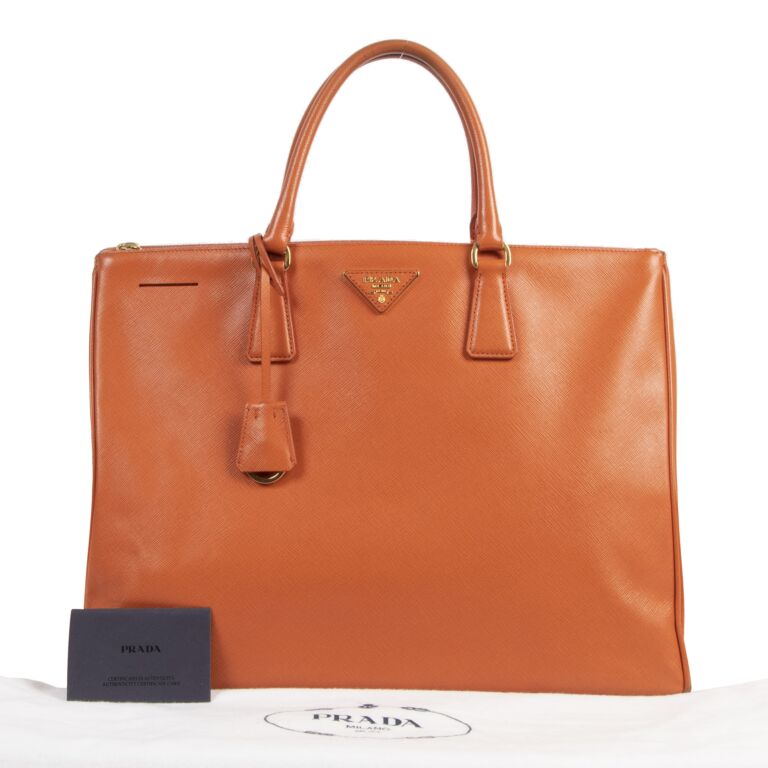Prada saffiano 35 online