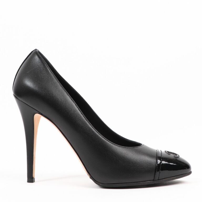 Chanel shop heels black