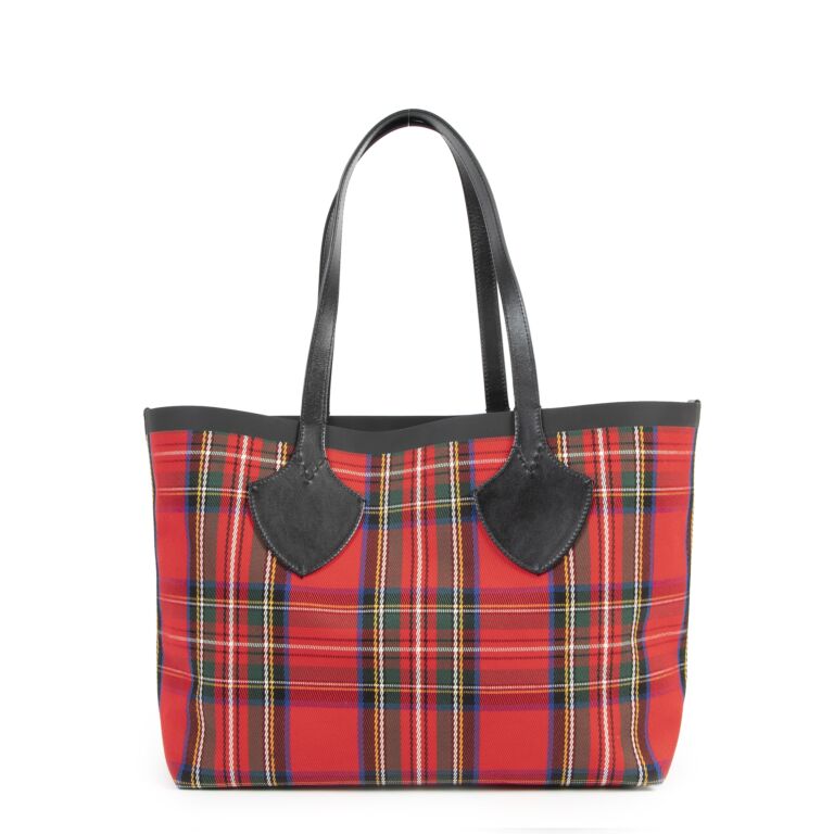 Giant burberry tote shop