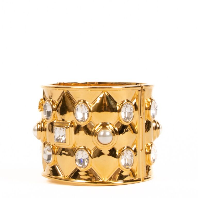 Chanel Gold CC Bubble Pearl Pearl Bracelet | LAR Vintage