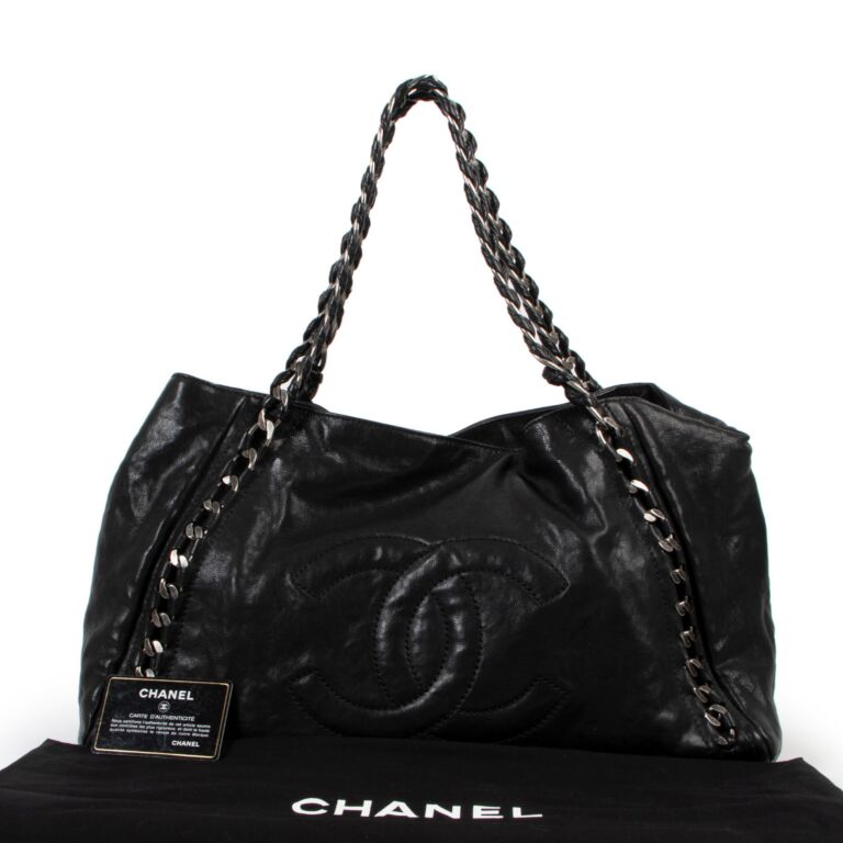 perfect versatile everyday bag | chanel wallet on chain review, 5 ways to  wear - YouTube